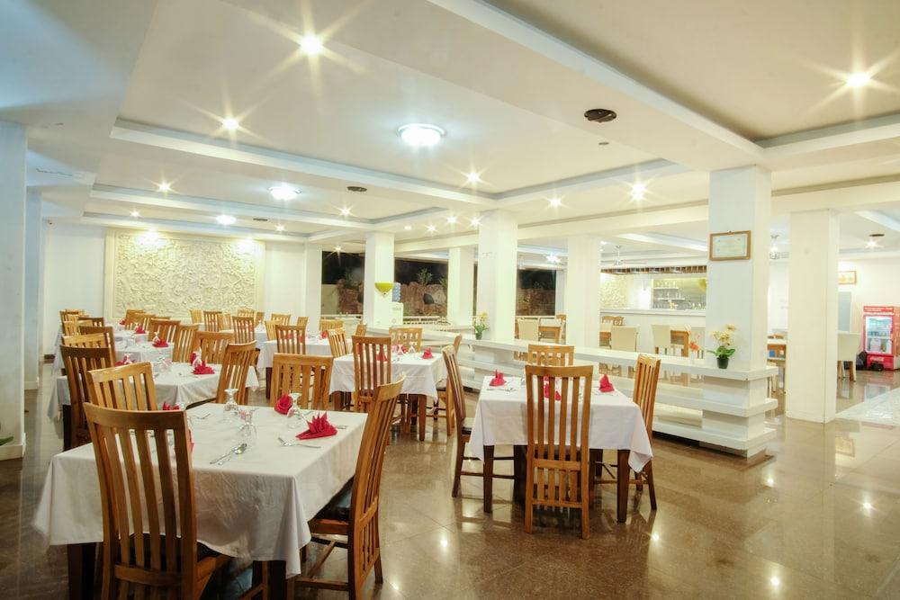 Puri Saron Senggigi Hotel Exterior photo