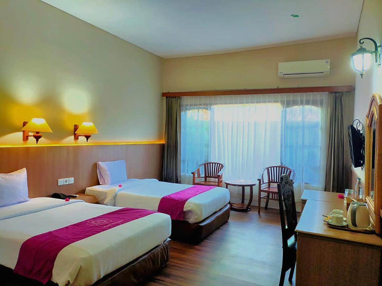 Puri Saron Senggigi Hotel Exterior photo