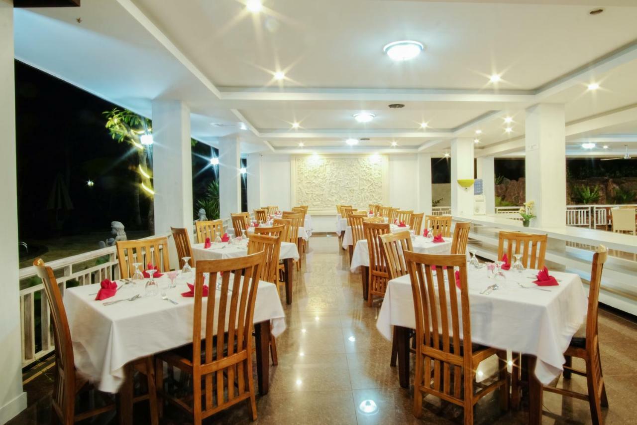 Puri Saron Senggigi Hotel Exterior photo